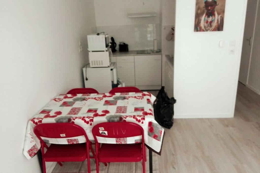 T2 idéal étudiant + pro + parking protégé sous-sol Thouaré-sur-Loire Extérieur photo
